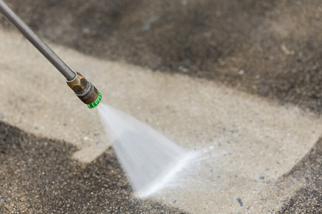 parking lot pressure washing in savannah